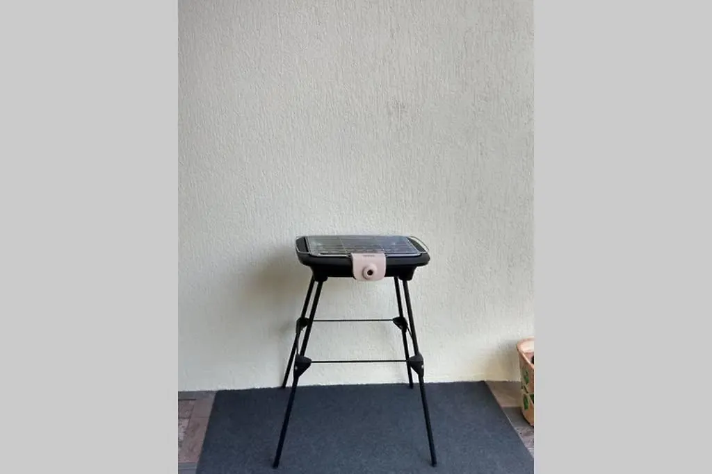 Appartement Particulier loue T3 en rez de jardin à 30 mètres de la plage avec un double box La Ciotat France