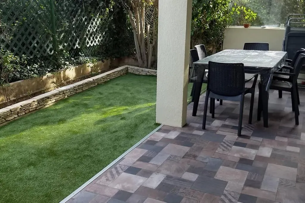 Particulier Loue T3 En Rez De Jardin A 30 Metres De La Plage Avec Un Double Box La Ciotat Apartment
